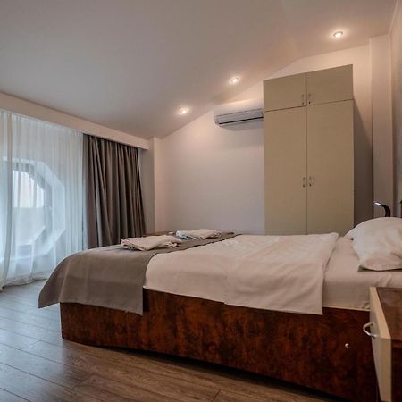 Hotel Emi Mihail Kogalniceanu Экстерьер фото