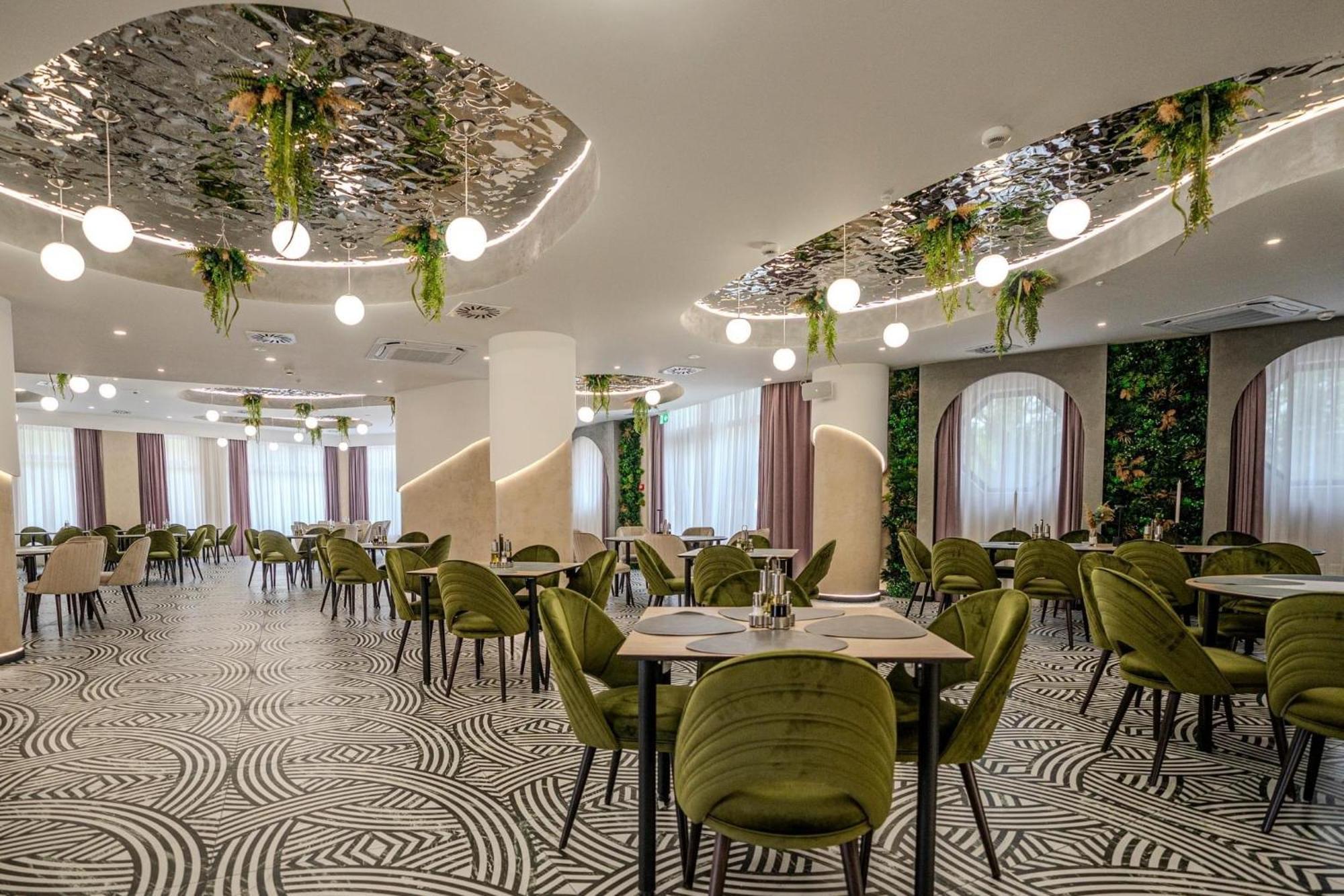 Hotel Emi Mihail Kogalniceanu Экстерьер фото